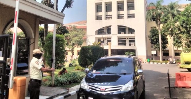 
 Petugas keamanan di Pusat Pemerintahan Kota Tangerang. (Dok. bantenpro.id)